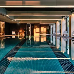 מלון Crowne Plaza By Ihg, סופיה