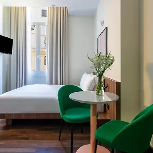 https://caprice-rome.it-romehotels.com